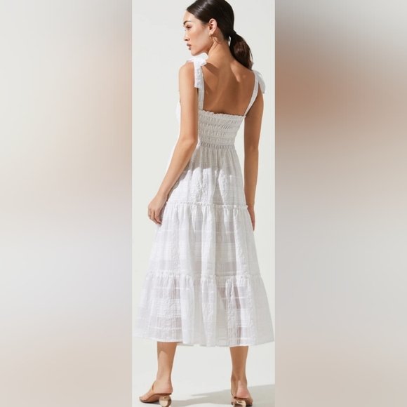 Dita Smocked Midi Dress ASTR The Lable NWT $175 SRP - Picture 2 of 7